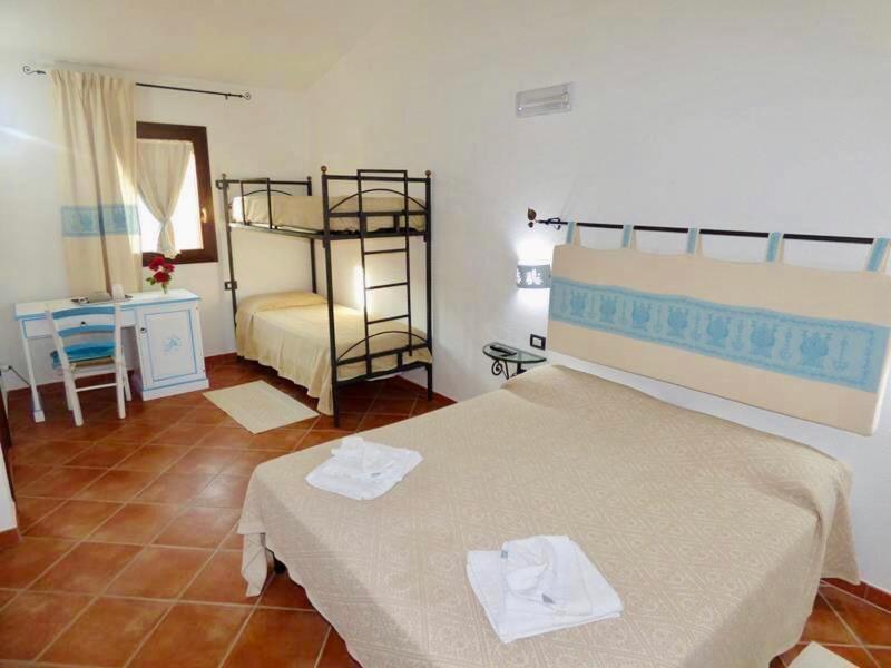 Agriturismo La Rocca Manna San Teodoro  Exterior foto