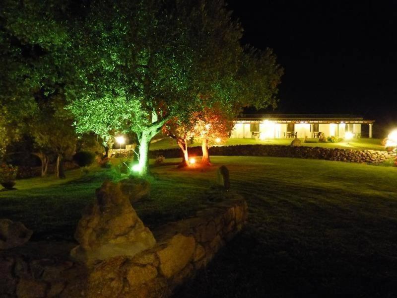 Agriturismo La Rocca Manna San Teodoro  Exterior foto