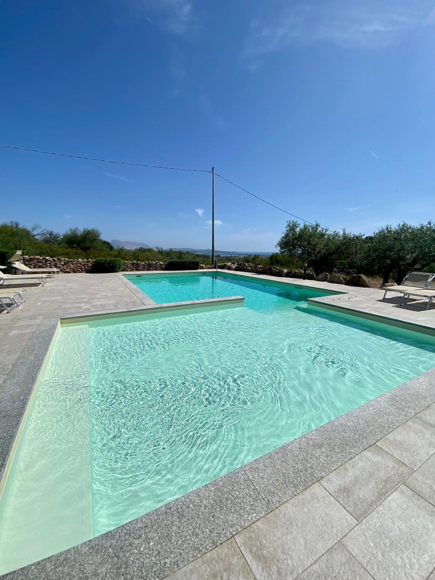 Agriturismo La Rocca Manna San Teodoro  Exterior foto