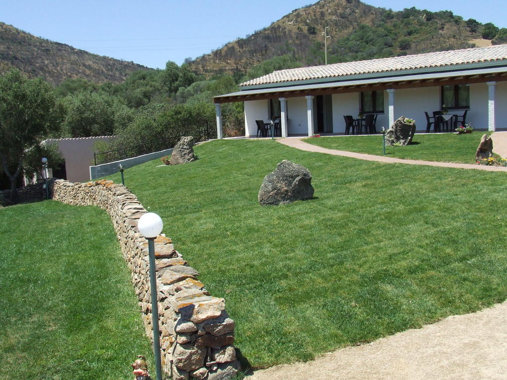 Agriturismo La Rocca Manna San Teodoro  Exterior foto
