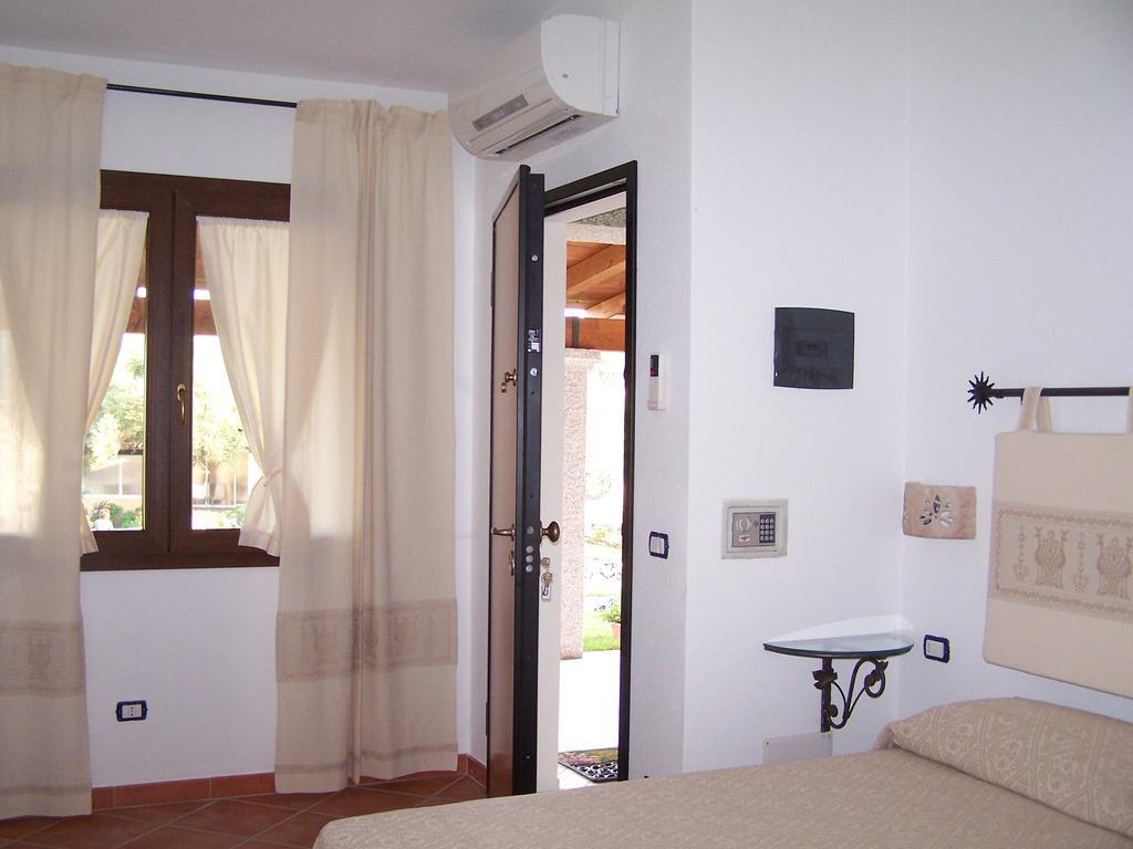 Agriturismo La Rocca Manna San Teodoro  Zimmer foto