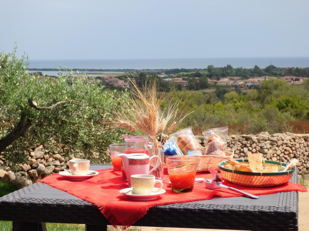 Agriturismo La Rocca Manna San Teodoro  Exterior foto