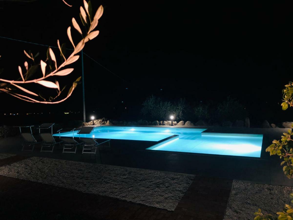 Agriturismo La Rocca Manna San Teodoro  Exterior foto